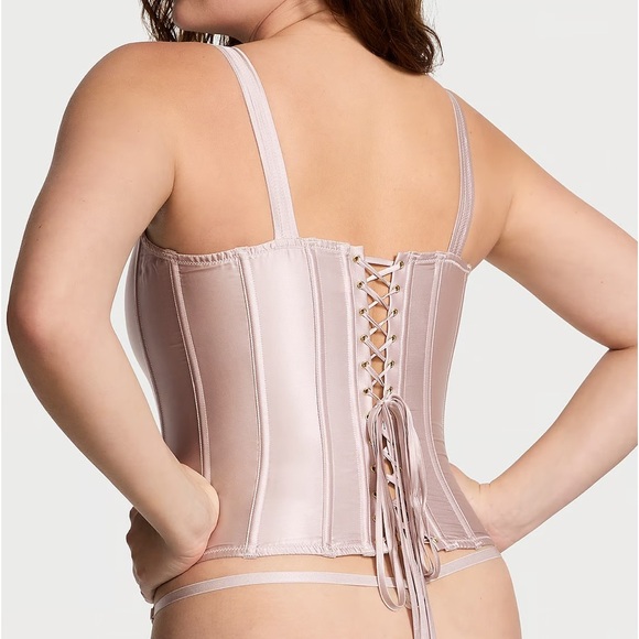 VERY‎ SEXY
Classic Silk Corset Set - Picture 2 of 6